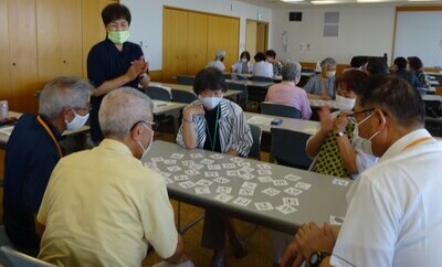 「思い出しカルタ」活動の様子①